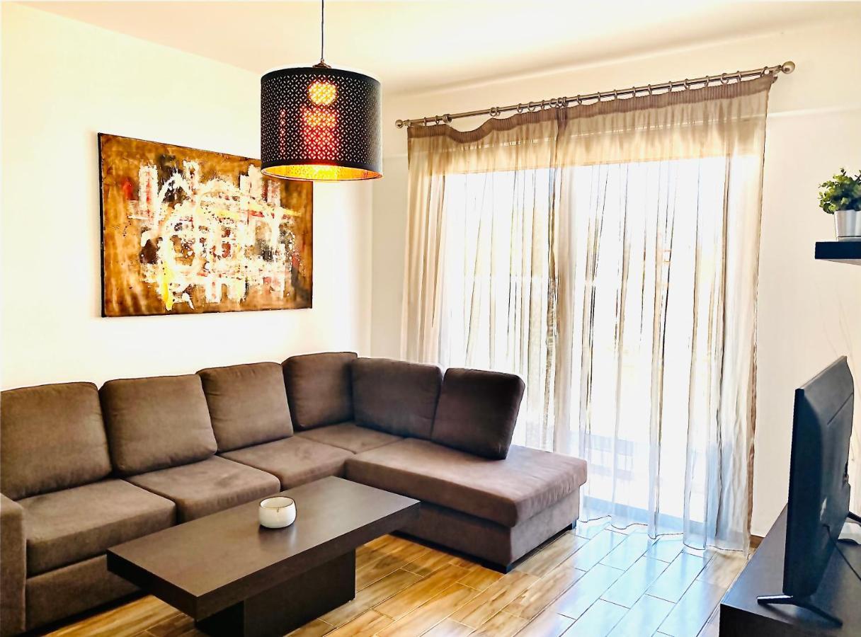 Bali Suites 101 Larnaca Exteriör bild